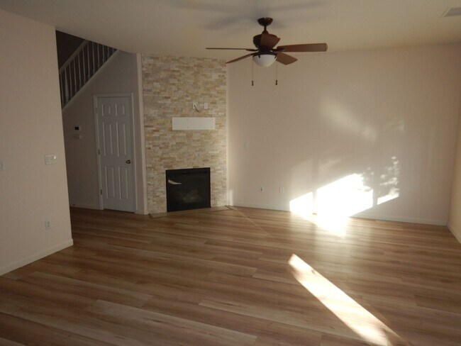 Foto del edificio - Cute as a button in Double Diamond Ranch!