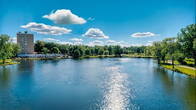 Live here, next to this lake, in a paradise - yet still in the middle of the best of city life - Lakeview Residences