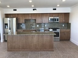 Foto principal - 373 Crescent Ave