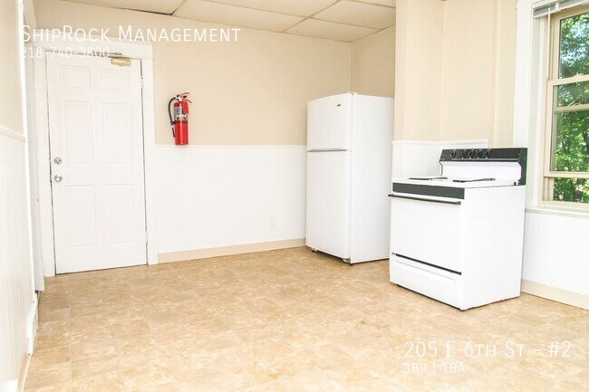 Foto del edificio - 205 E 6th St