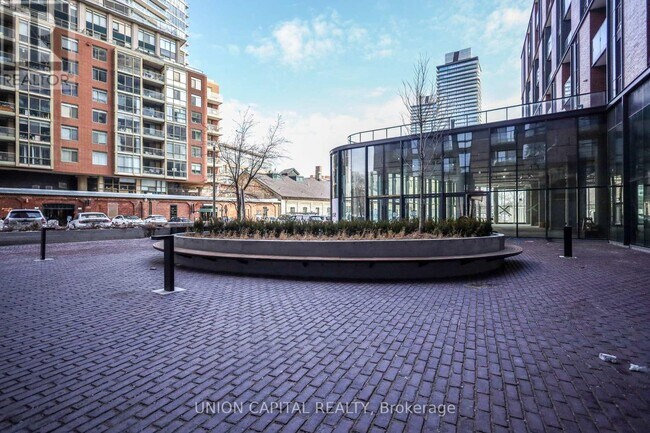 Photo du bâtiment - 35 Parliament St