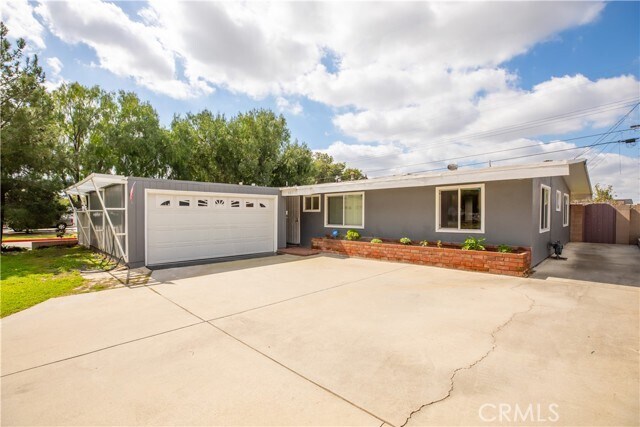 Primary Photo - 801 Maertin Ln