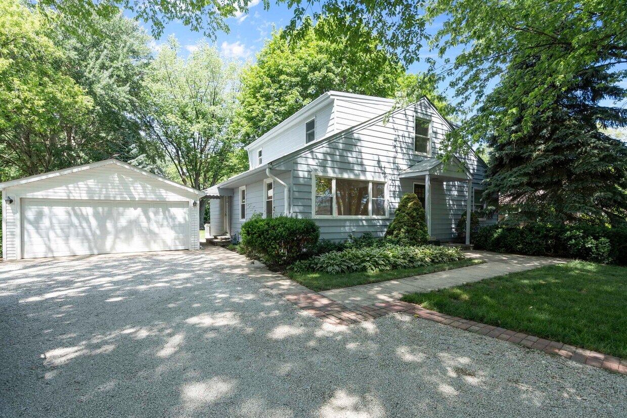 2160 Shermer Rd, Northbrook, IL 60062 House Rental in Northbrook, IL