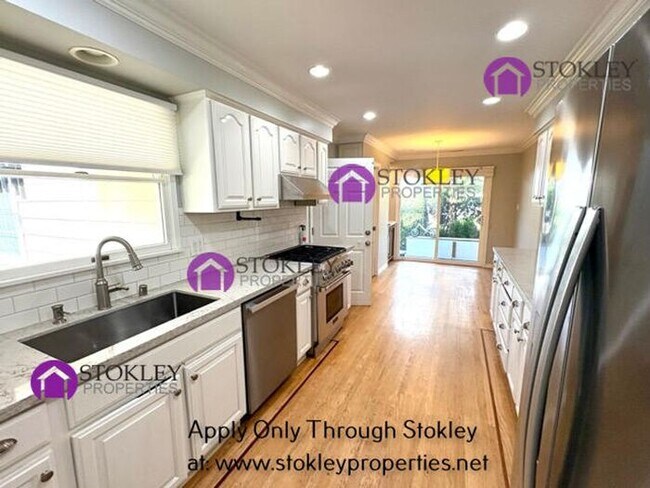 Foto del edificio - 231 Ivy Dr