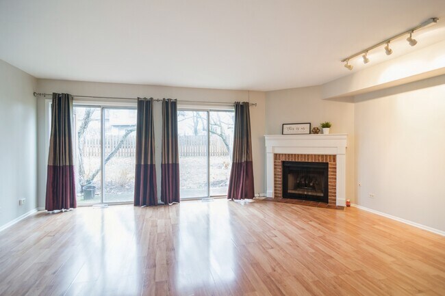 Building Photo - 156 White Branch Ct