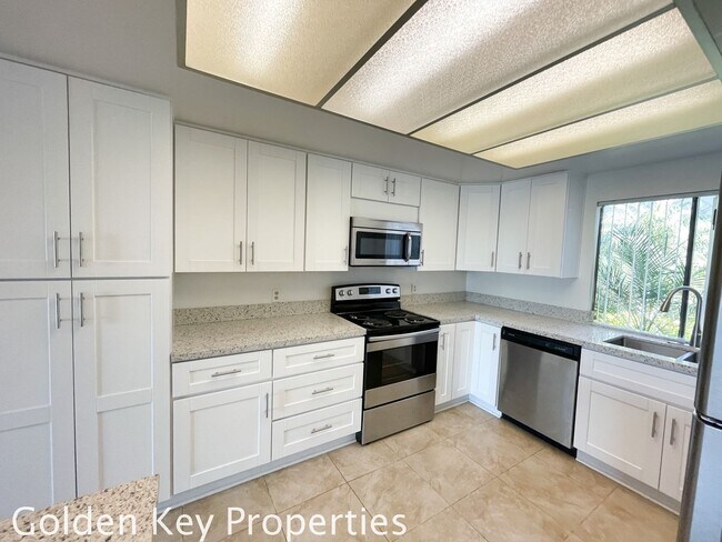 Building Photo - Beautiful waterfront condo on the Buena Vista Lagoon!