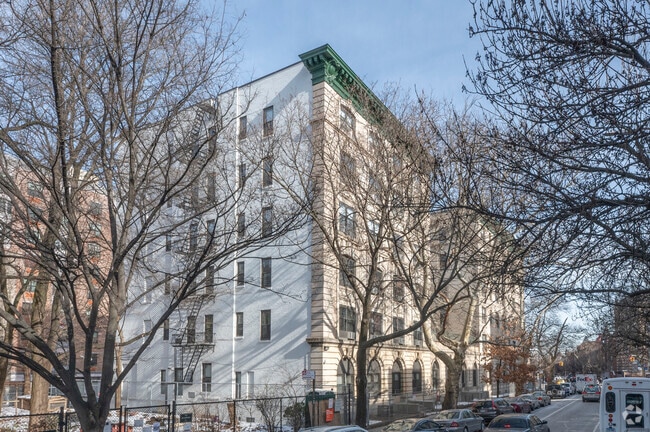 Building Photo - 1350 Grant Sq