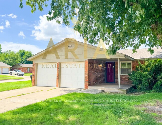 Building Photo - *AVAILABLE FOR IMMEDIATE MOVE IN* 2 Bed/1....