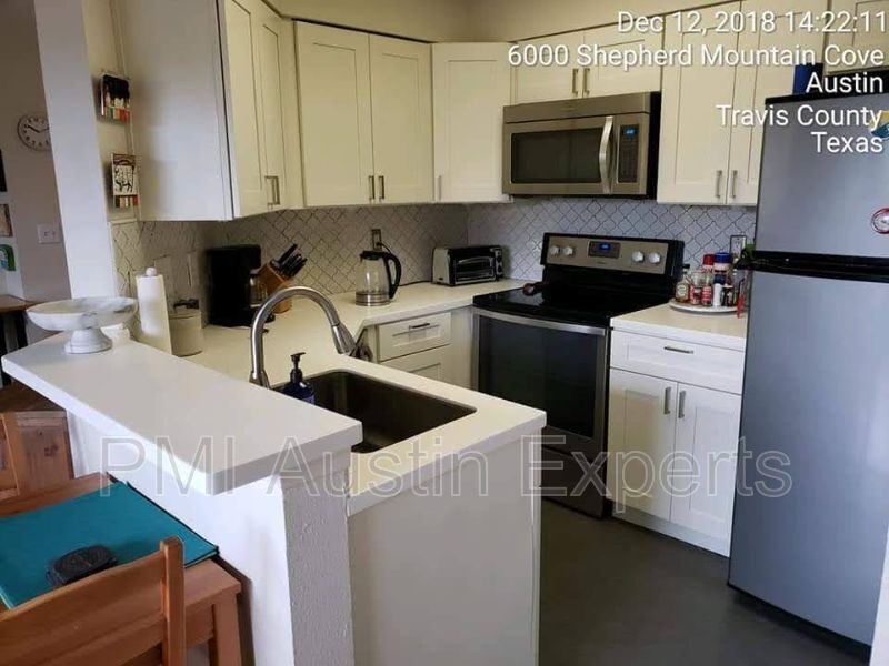 Primary Photo - 6000-18 Shepherd Mountain Cove