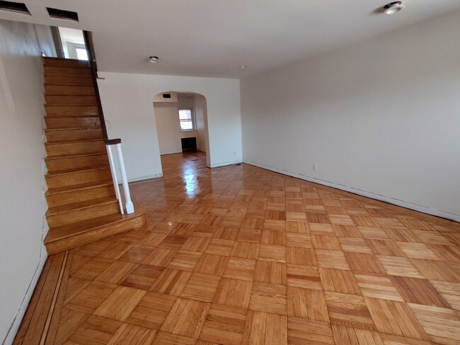 Living room - 5926 Castor Ave