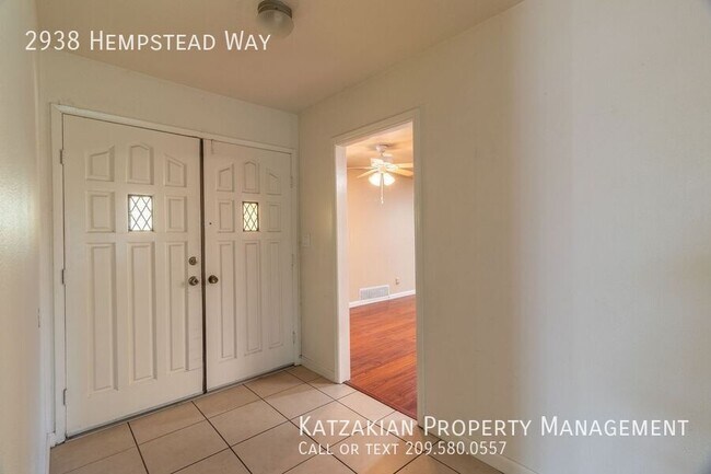 Foto del edificio - 2938 Hempstead Way