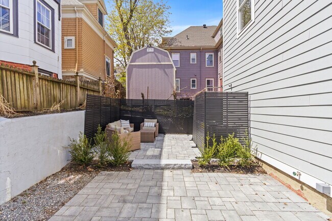 Building Photo - 15 Spring Hill Ter