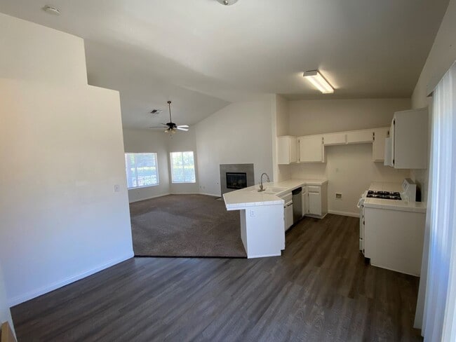 Building Photo - 5315 Clover Mountain St