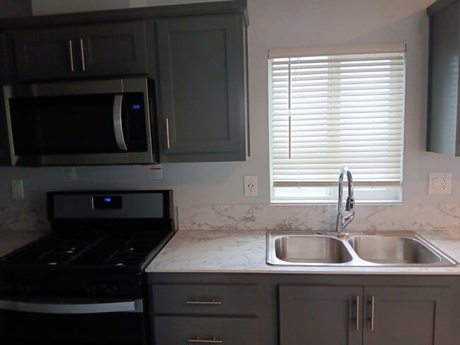 Building Photo - Anthony's