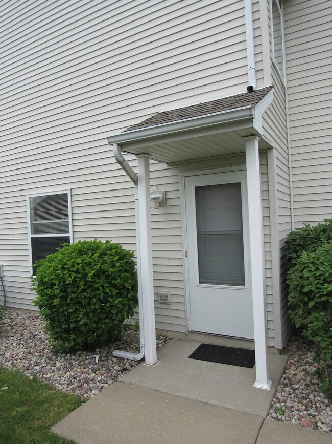 Building Photo - 25200 Faraday Rd