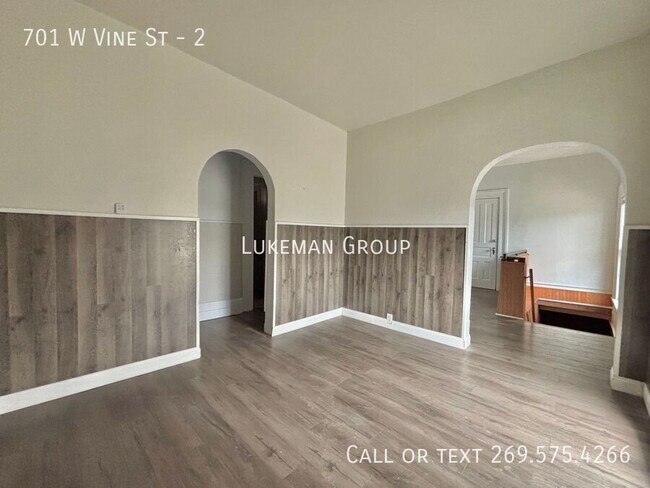 Building Photo - 701 W Vine St