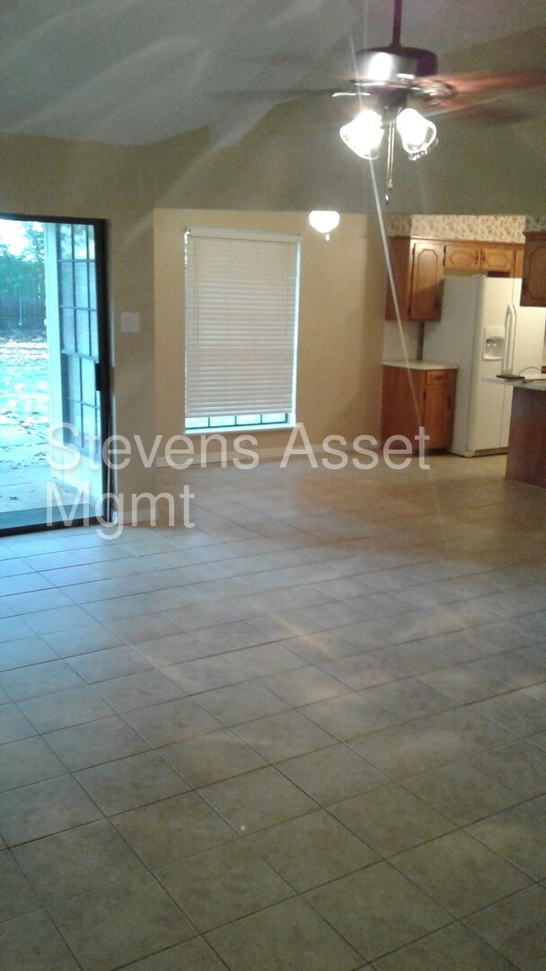 Building Photo - 107 Fountainbleu Dr