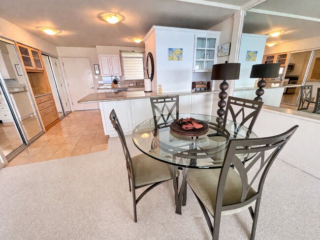 Foto del edificio - Waikiki Beach Front Condo! 1Bd/1Ba/1Prkg Furnished, W/D, Elec included, & MORE!