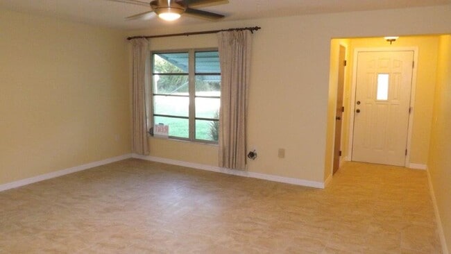 Foto del edificio - 1435 Salyers St