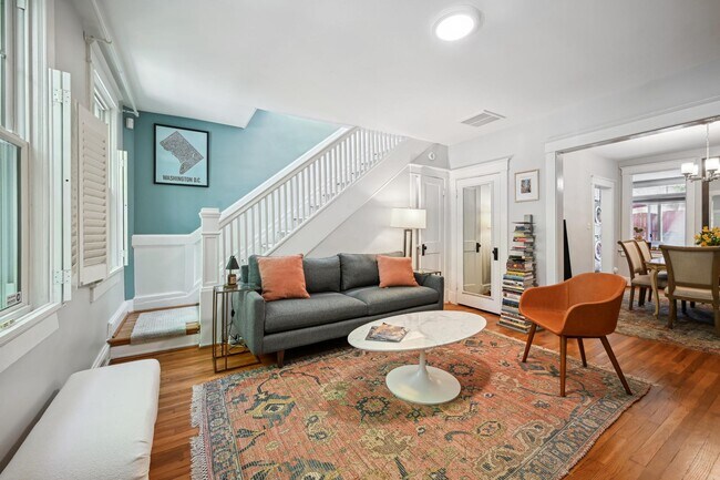 Foto del edificio - 2111 37th St NW