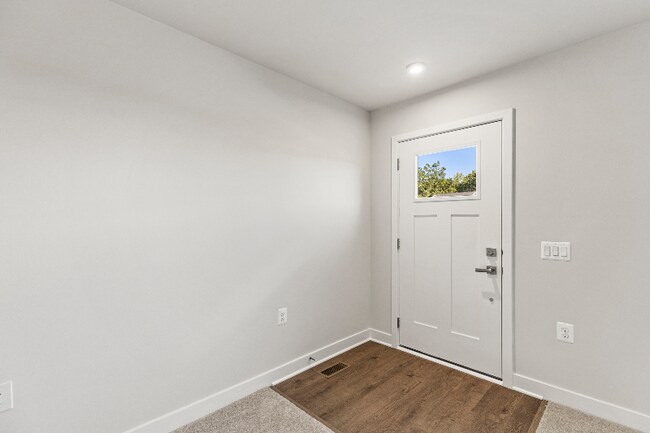 Foto del edificio - 4319 Southerby Dr