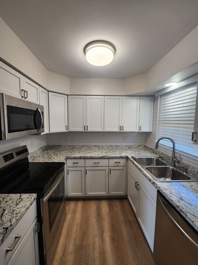 Foto del edificio - 1212 Bell Ave