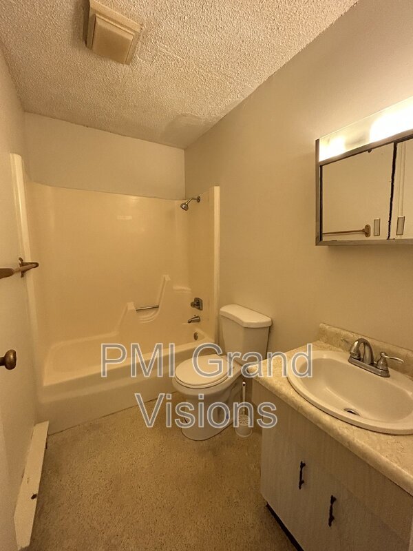 Foto del edificio - 24 W Buchanan Ave