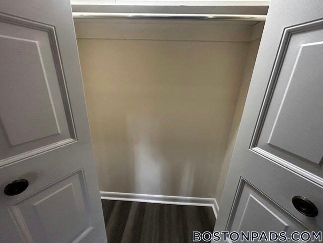 Foto del edificio - 51 Hill Rd