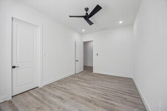 Building Photo - 6642 Lozier St