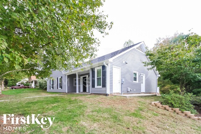 Foto del edificio - 5909 Running Ridge Rd