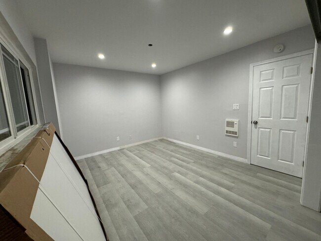 Foto del edificio - 912 E Artesia Blvd
