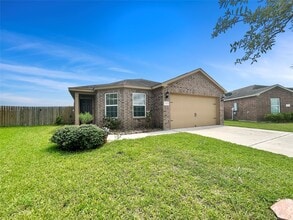 Building Photo - 12101 Seacrest Ln