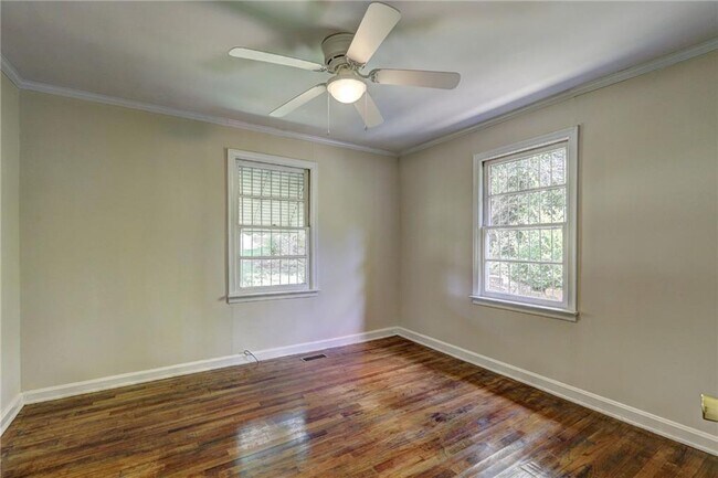 Foto del edificio - 3378 Pio Nono Cir