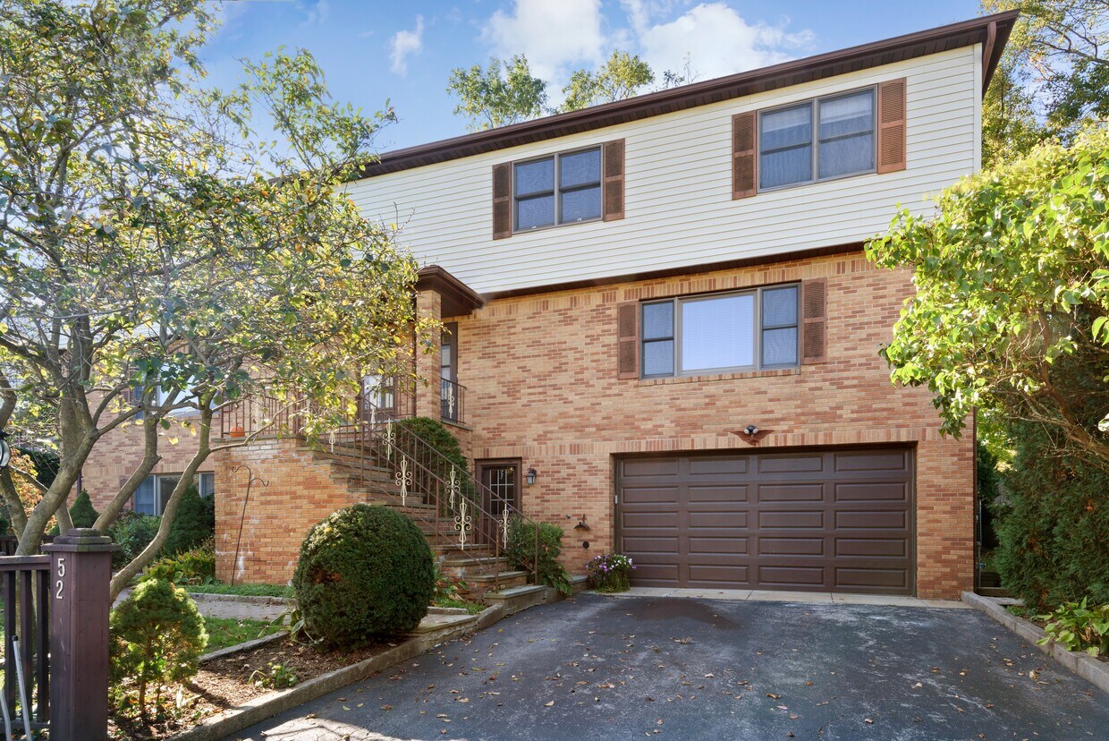 52 Highland Ave New Rochelle Ny 10801 House For Rent In New Rochelle Ny Apartments Com