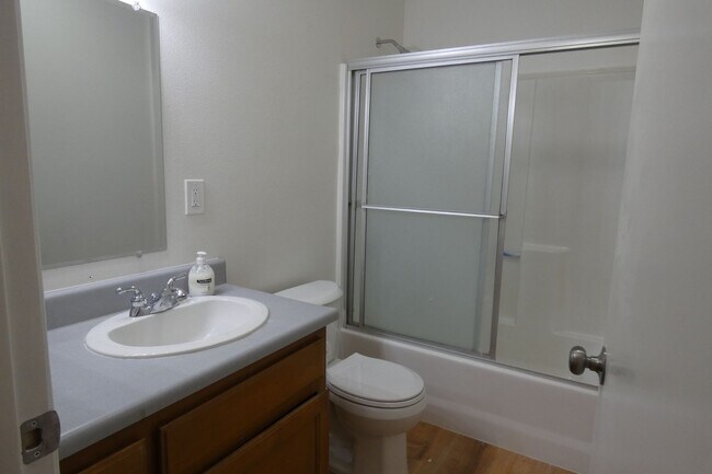 Foto del edificio - HOUSE FOR RENT
