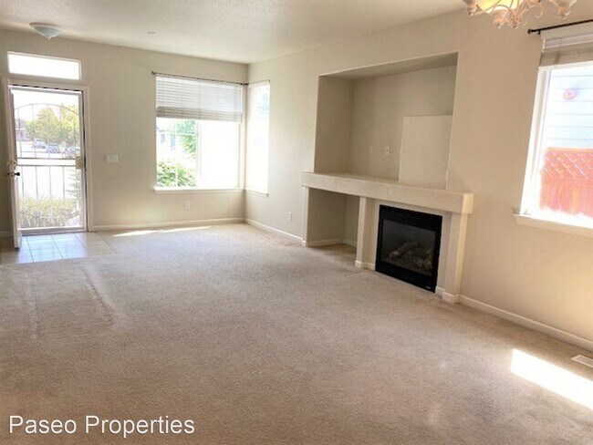 Building Photo - 3 br, 2 bath House - 1262 Seghesio Way
