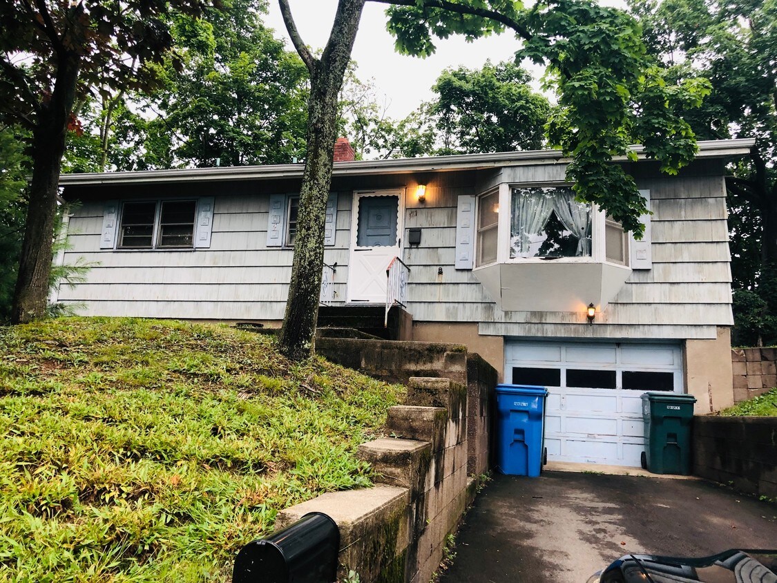 121 Arch St, Hamden, CT 06514 House Rental in Hamden, CT