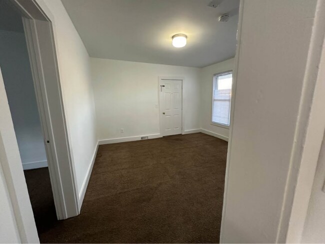 Foto del edificio - 5 Lake Ave