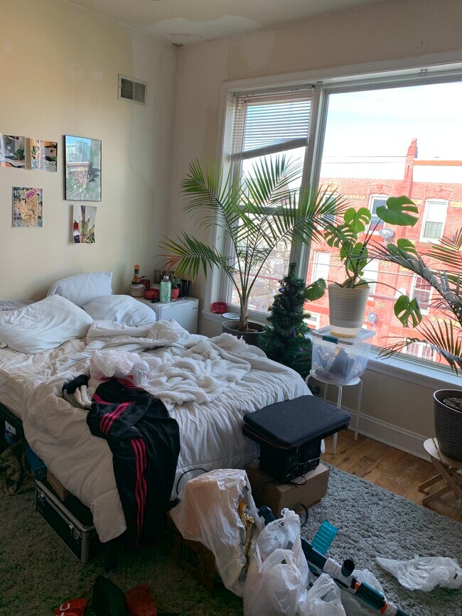 Building Photo - 1840 W Master St