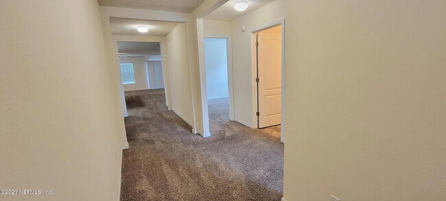 Building Photo - 2585 King Louis Dr