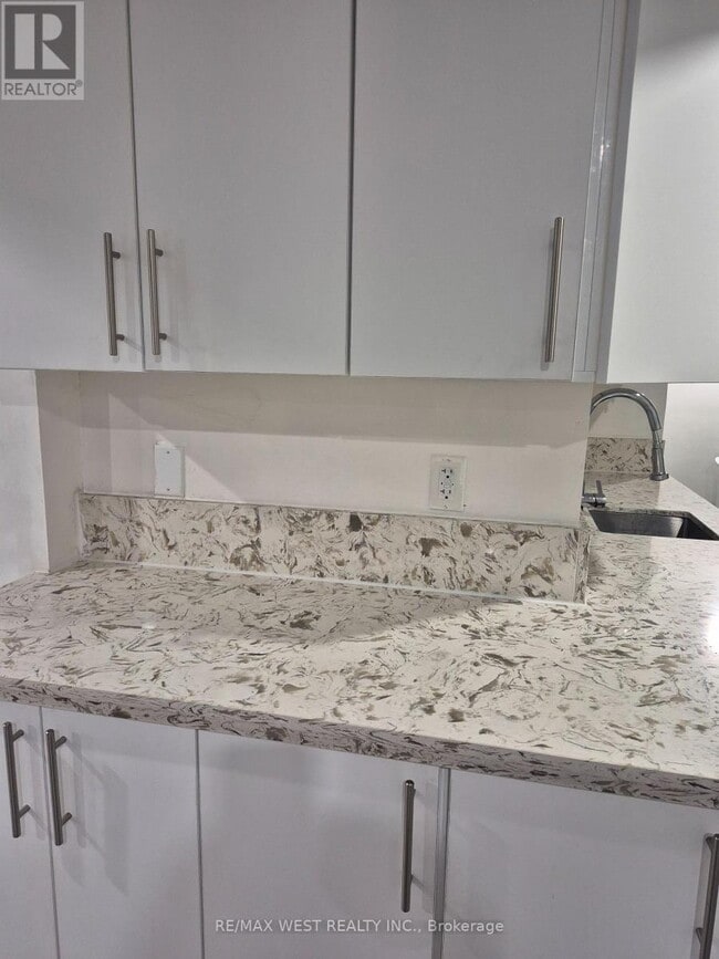 Building Photo - 28 Pennsylvania Ave