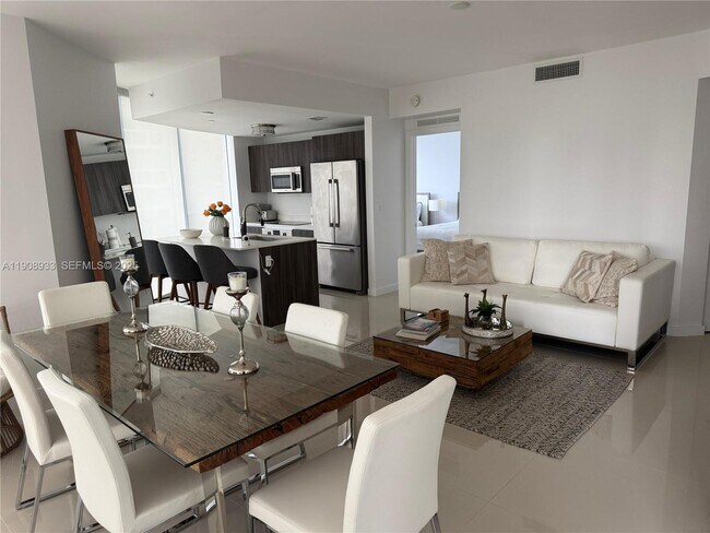 Foto del edificio - 488 NE 18th St