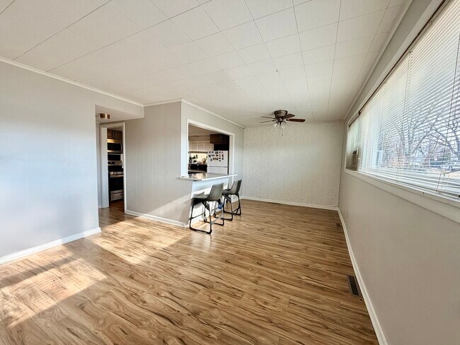 Foto del edificio - 7238 W Crain St