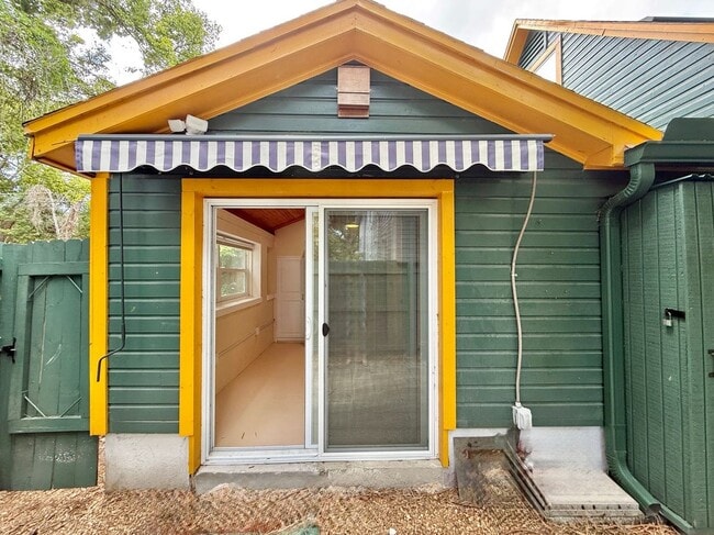 Photo - 309 W 9th Street House
