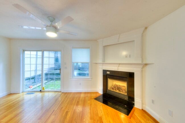 Building Photo - 38 Johnson St