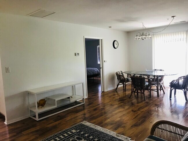 Foto del edificio - 1414 Sweetbriar Cir