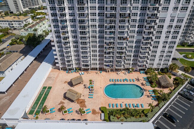 Foto del edificio - 405 N Ocean Blvd