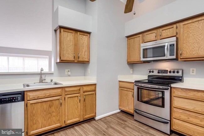Building Photo - 7501 Ashby Ln
