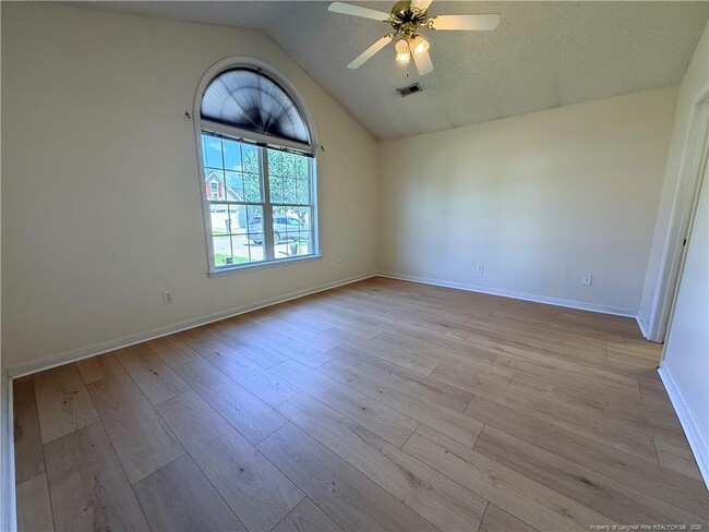 Building Photo - 908 Mourning Dove Pl