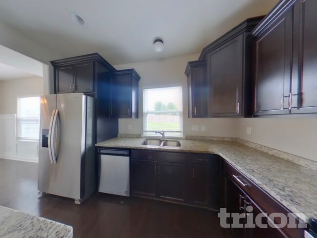 Building Photo - 1023 Solomon Ln